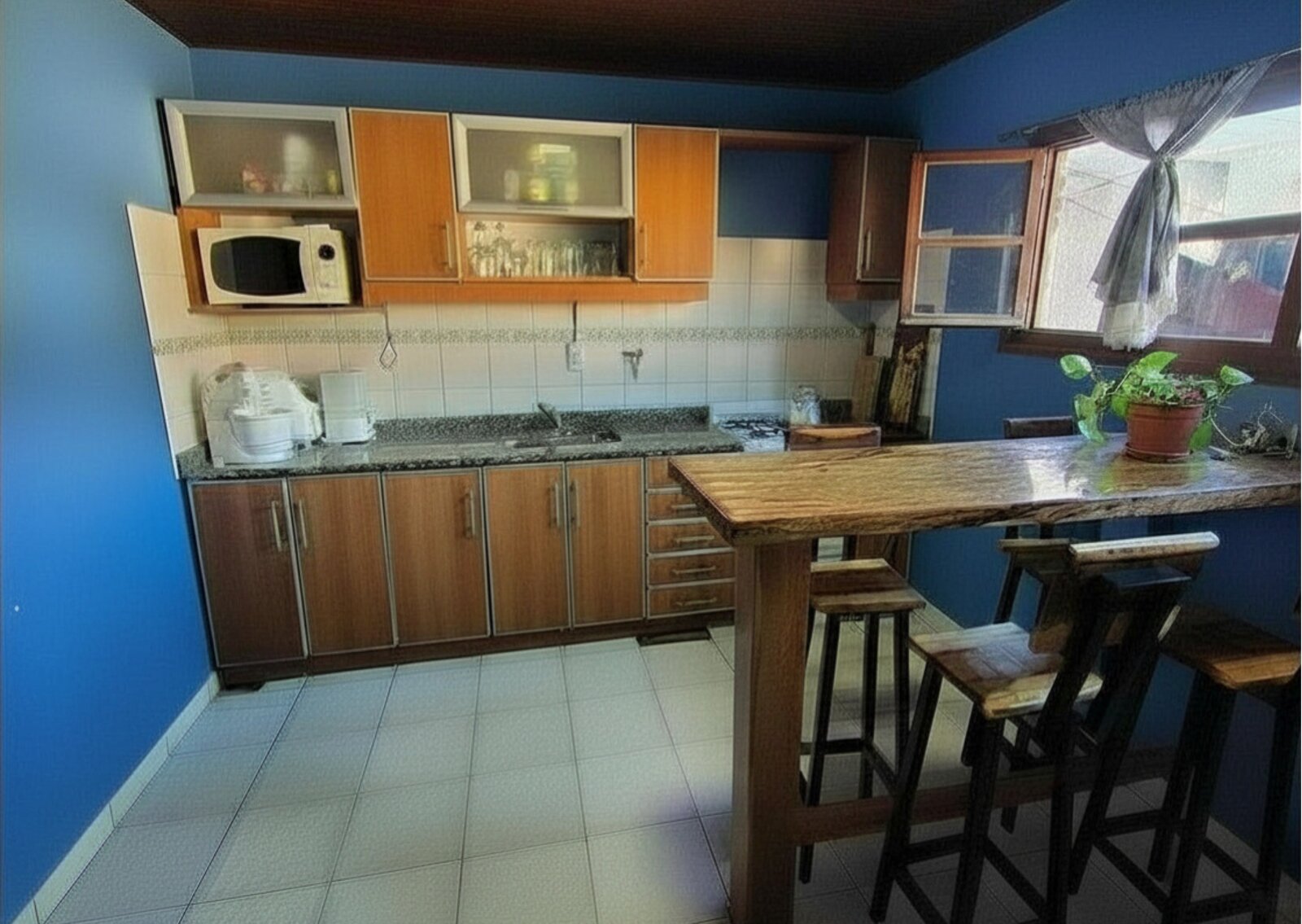 Venta casa de cinco ambientes, con cochera y jardín en Mar de Ajó, Partido de La Costa, Buenos Aires - 4