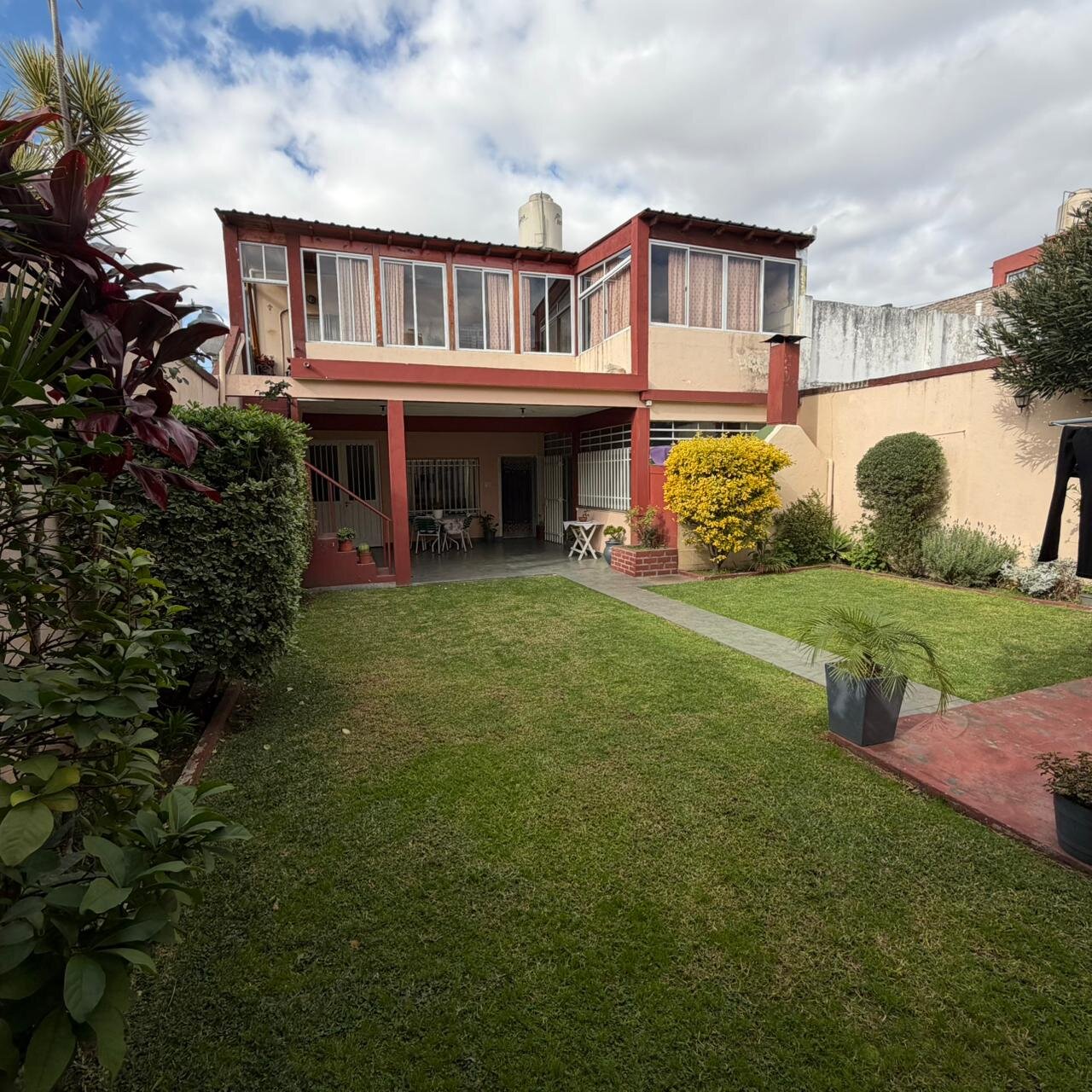 VIVIENDA MULTIFAMILIAR EN ISIDRO CASANOVA - 2