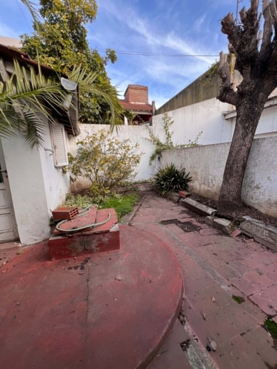 Propiedad ubicada sobre calle Sardén al 700 - 13