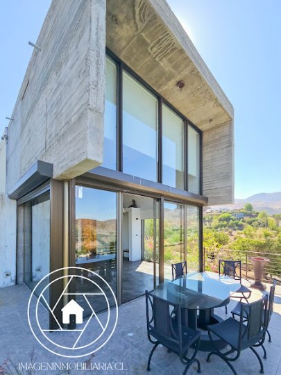 ARRIENDO ,Casa moderna, 2D, 2B. en parcela