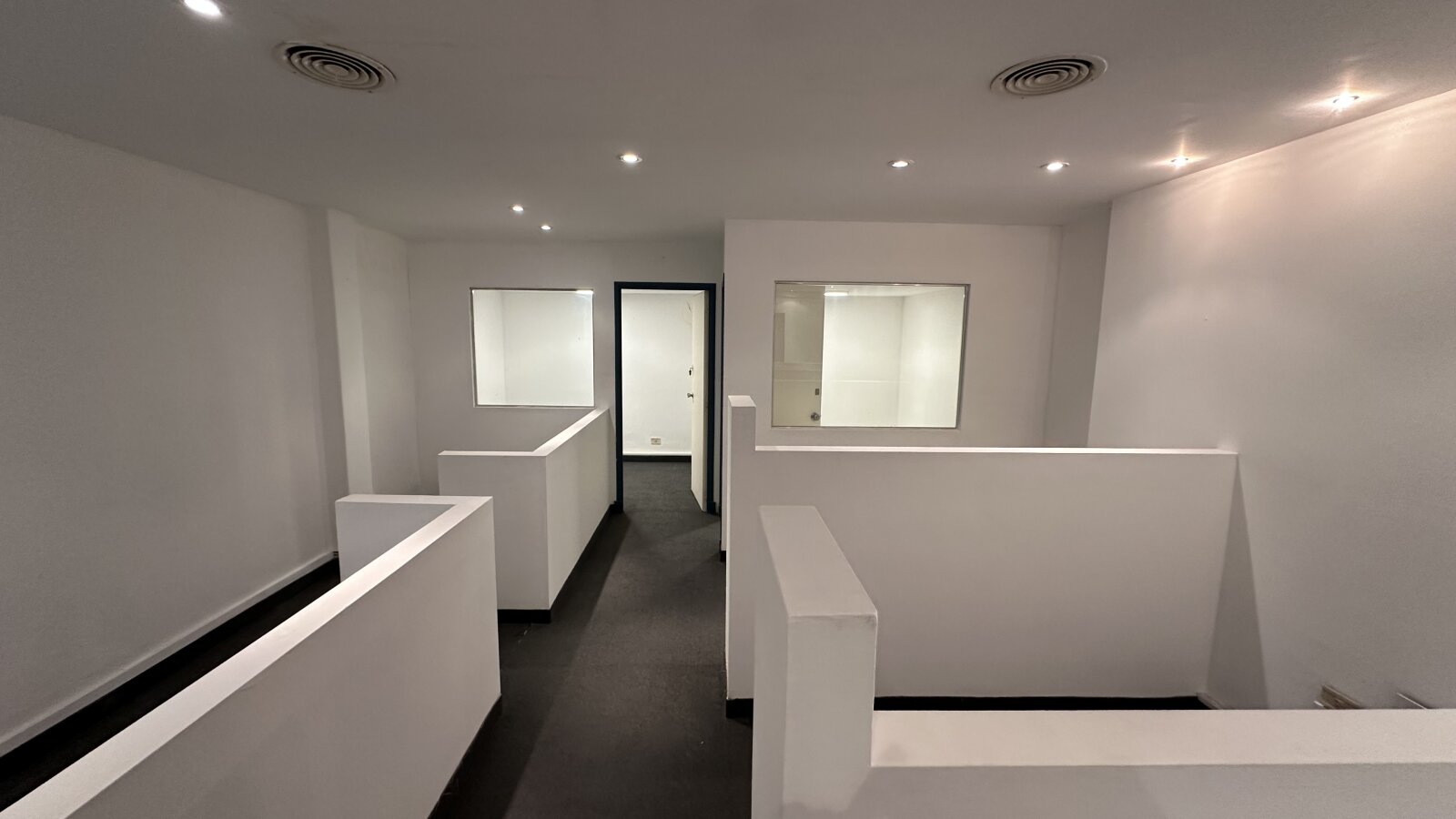 Local comercial / oficinas en alquiler - 22
