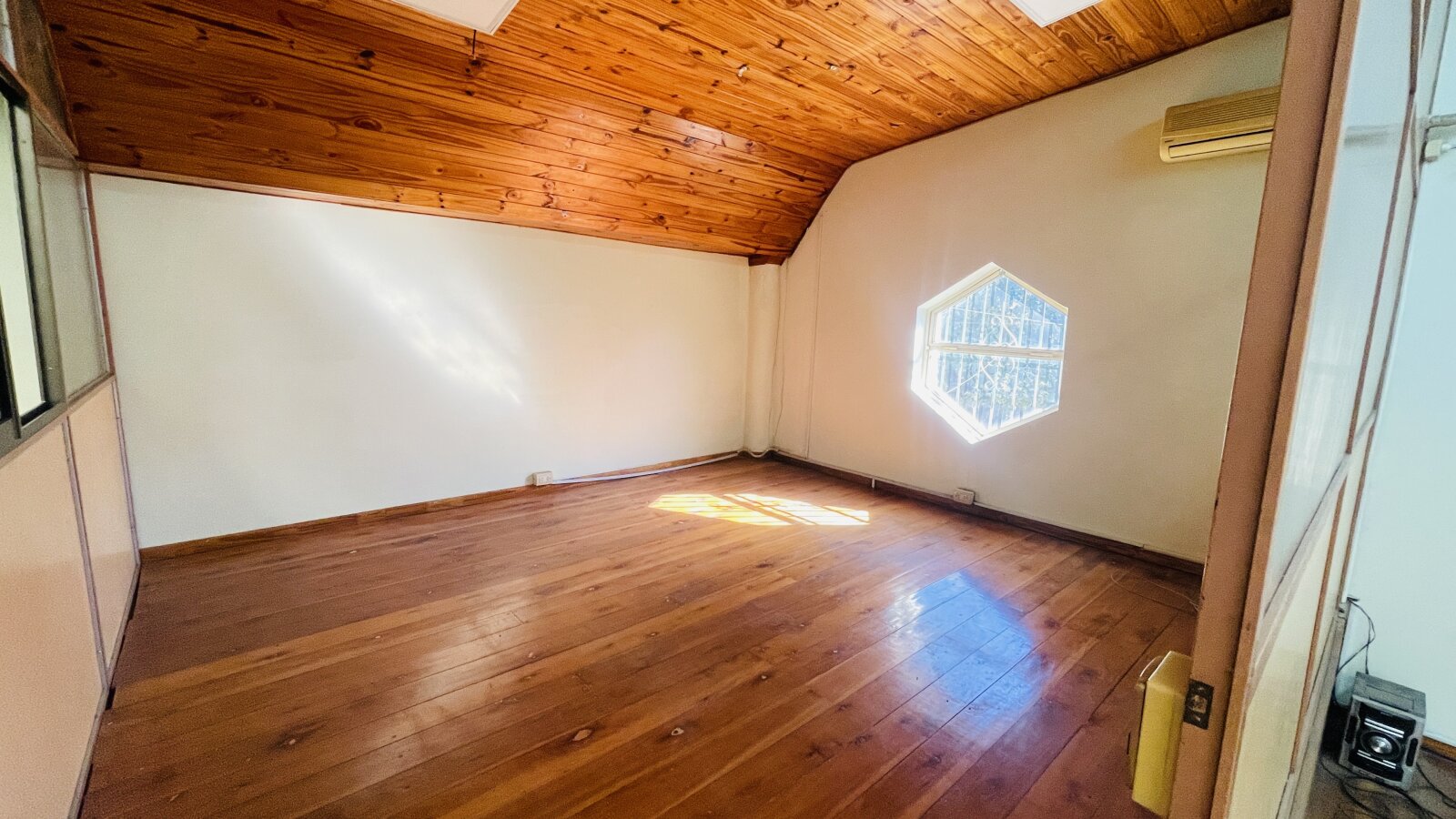 Galpón en Venta - Barrio Grafico - 10