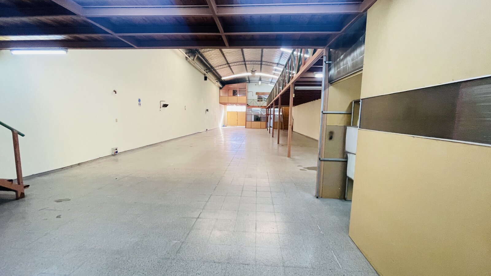 Galpón en Venta - Barrio Grafico - 17
