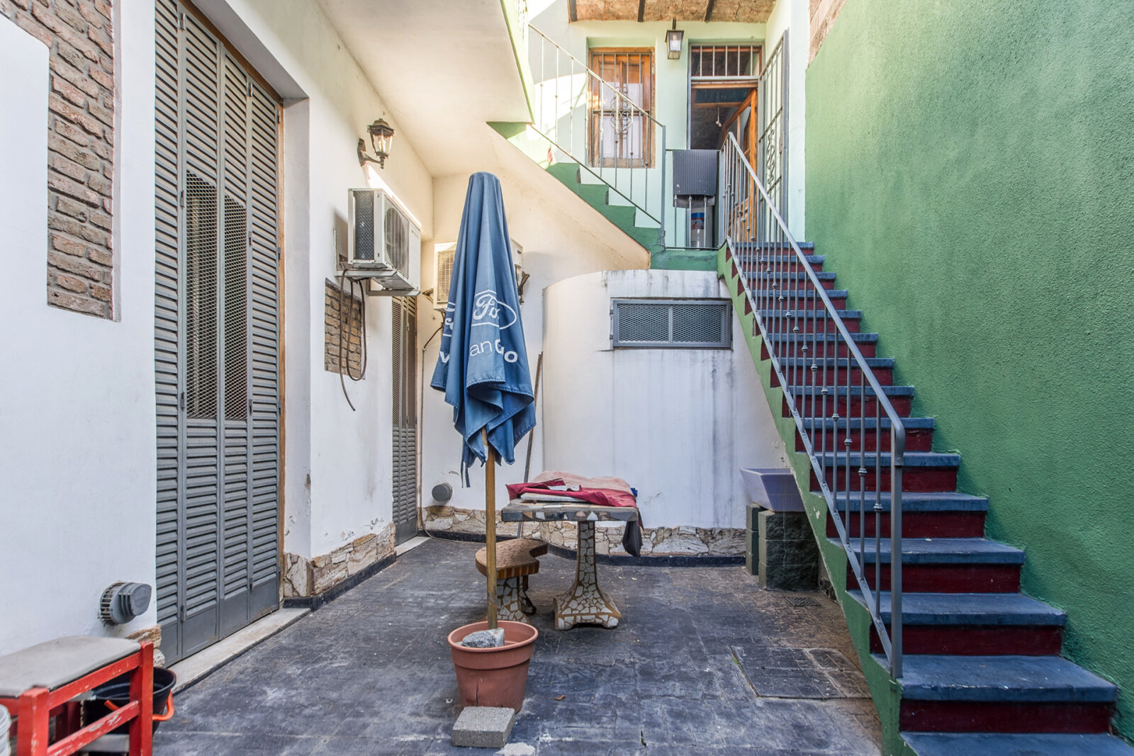 Casa 4 ambientes con patio y quincho en Pompeya - 9