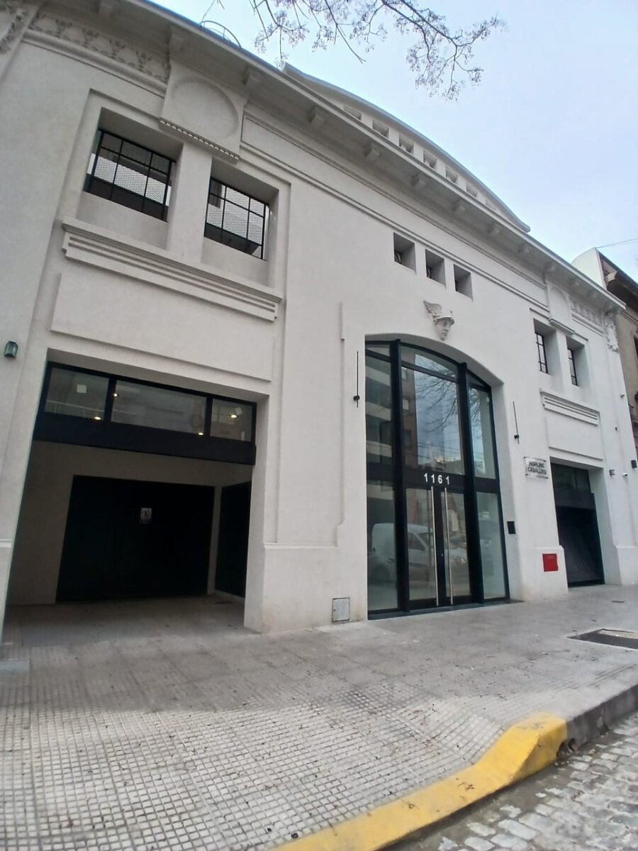 Se vende cocheras cubiertas o descubiertas, en edificio de categoría - Caballito - 2