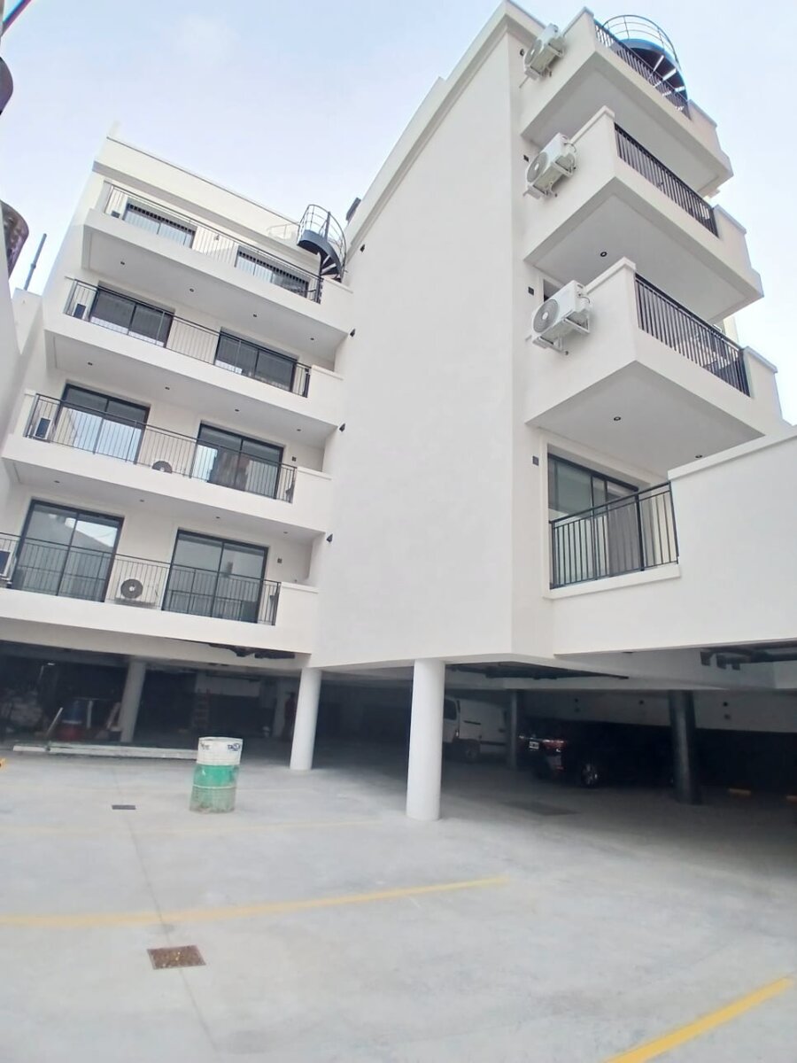 Se vende cocheras cubiertas o descubiertas, en edificio de categoría - Caballito - 10