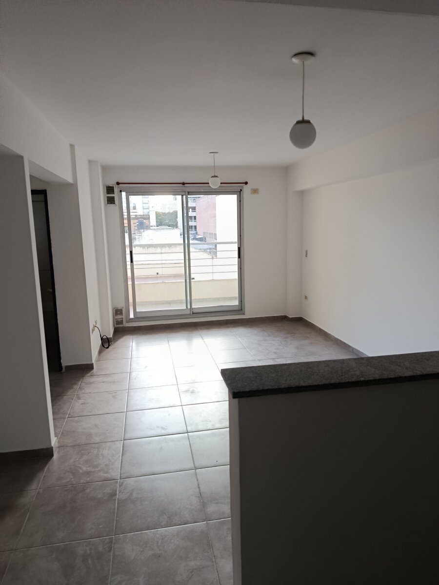 Amplíio monoambiente - Edificio con pileta