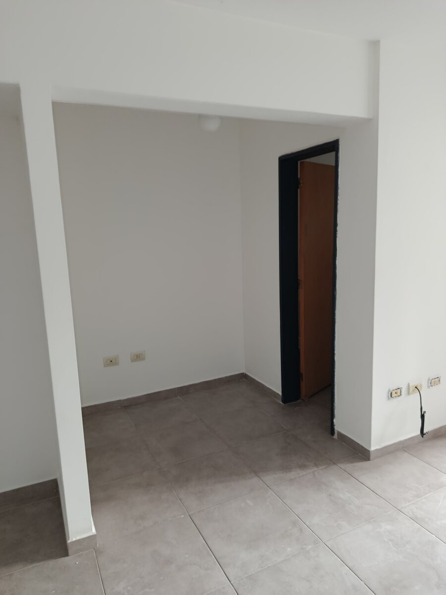 Amplíio monoambiente - Edificio con pileta - Imagen 6