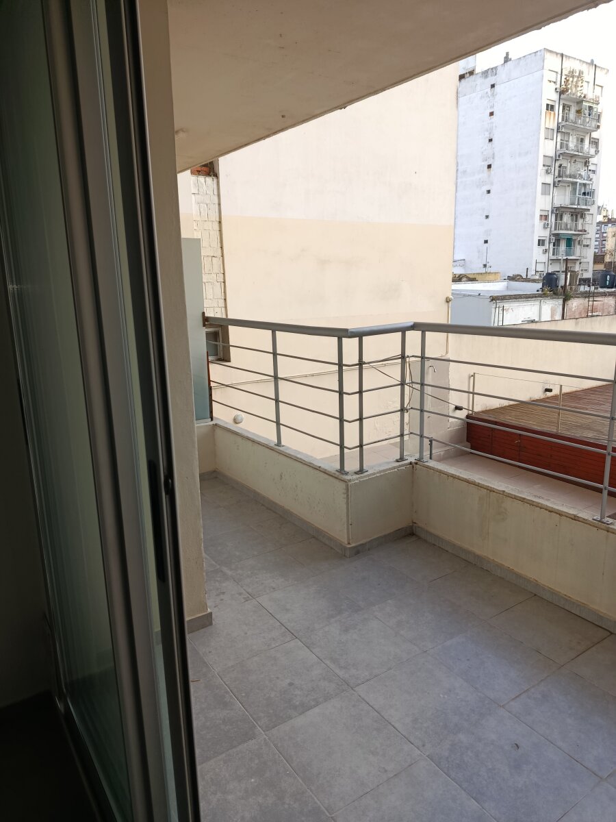 Amplíio monoambiente - Edificio con pileta - Imagen 8