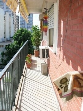 Coghlan, Naon 2700, 3 amb, 75m2, u$s 850 + expensas ( Junio 2026= aprox $ 180,000) + servicios. - 2