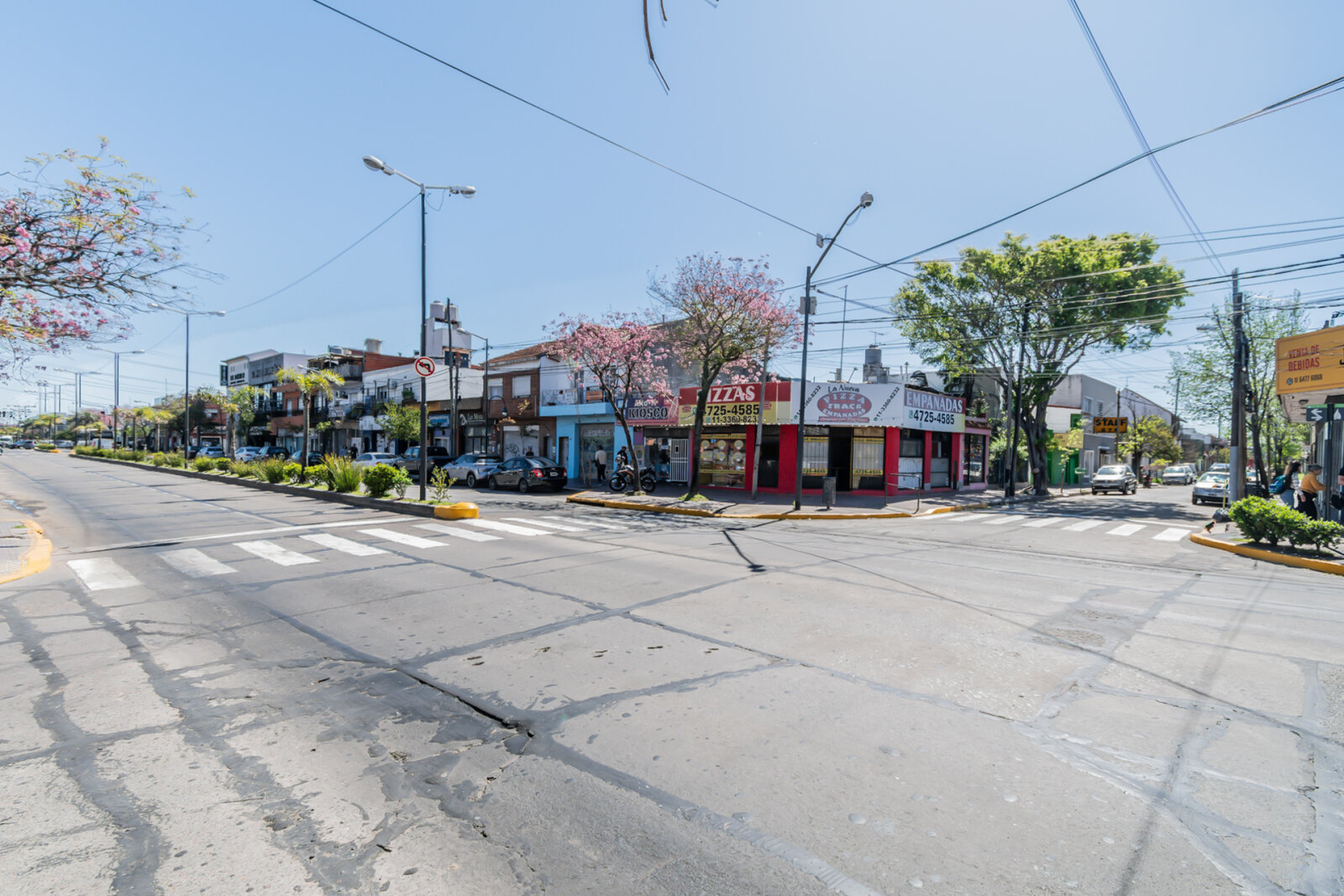 Locales comerciales. Venta en block. Esquina. Virreyes San Fernando - 1