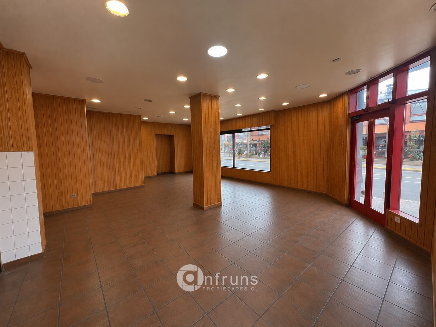 Local Comercial en Venta en Coyhaique | 15 Dormitorios | 2 Baños | 90 m² | UF 50 - 2