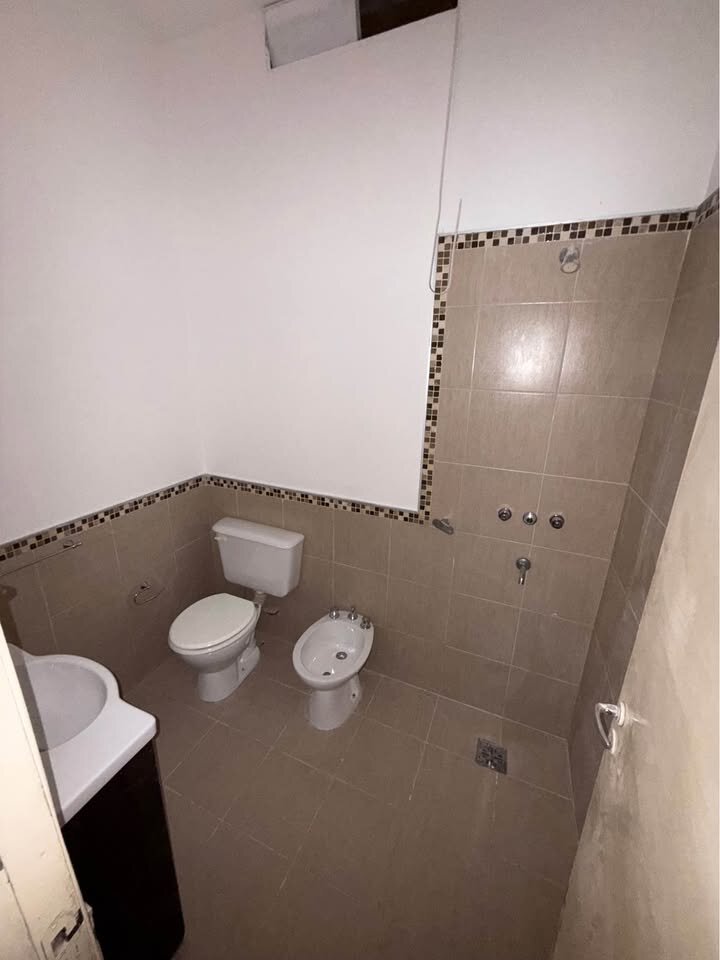 006 Casa de 3 Dormitorios con Patio y cochera APTA CRÉDITO - Imagen 9