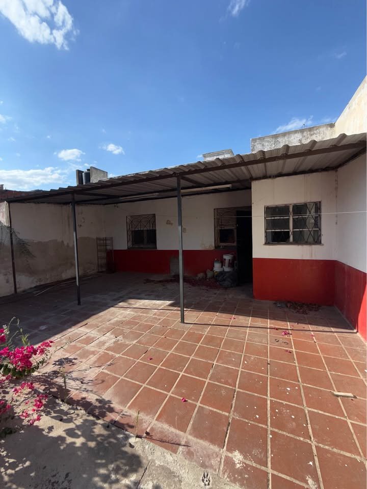 006 Casa de 3 Dormitorios con Patio y cochera APTA CRÉDITO - Imagen 8