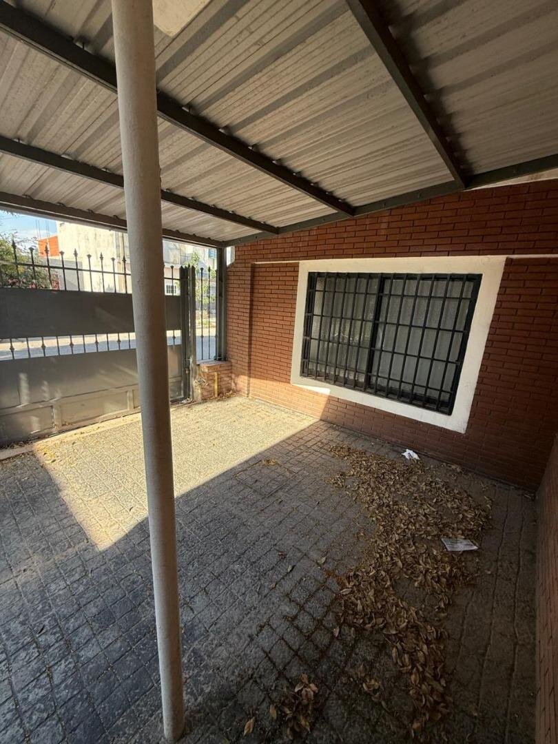 006 Casa de 3 Dormitorios con Patio y cochera APTA CRÉDITO - Imagen 2
