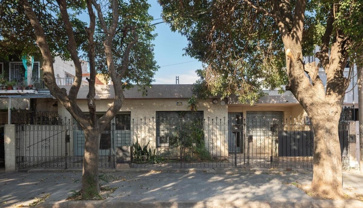 006 Casa de 2 Dormitorios 2 Baños en Barrio San Nicolás Apta Crédito