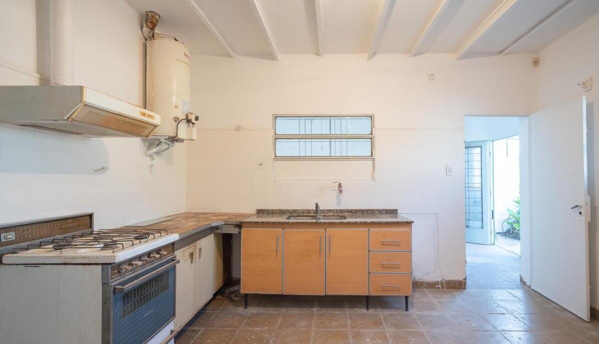 006 Casa de 2 Dormitorios 2 Baños en Barrio San Nicolás Apta Crédito - Imagen 3