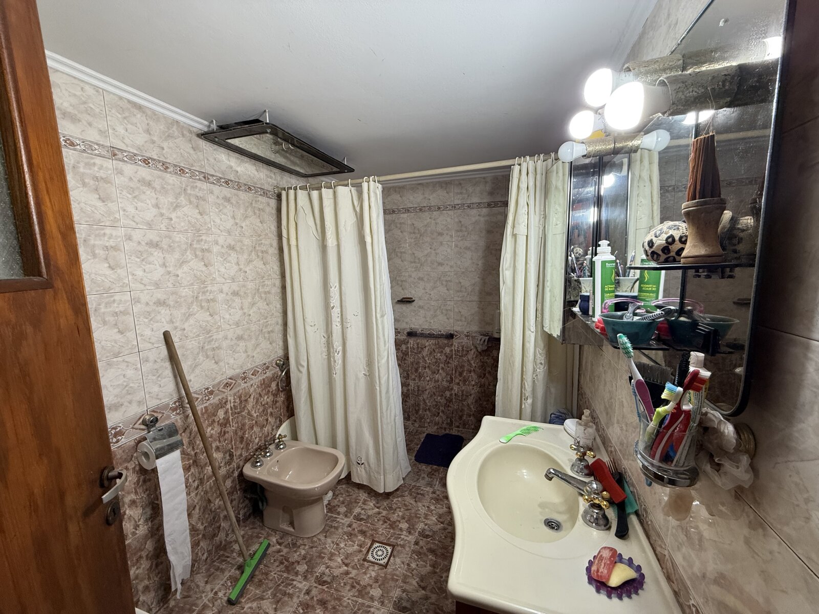 Casa en Venta en Villa Allende-Excelente Oportunidad para Inversión-Ideal Geriátrico - Imagen 9