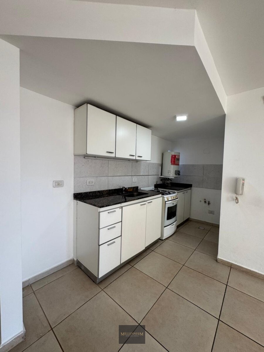 Semi piso 2 dorm y 2 baños con Balcon en alquiler- Alto Alberdi - Imagen 19