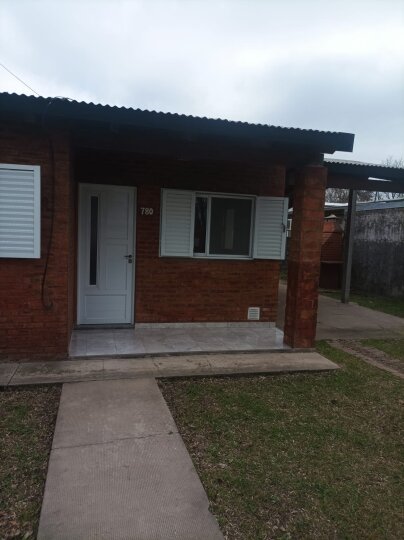 Casas - Rosario -  Alquiler