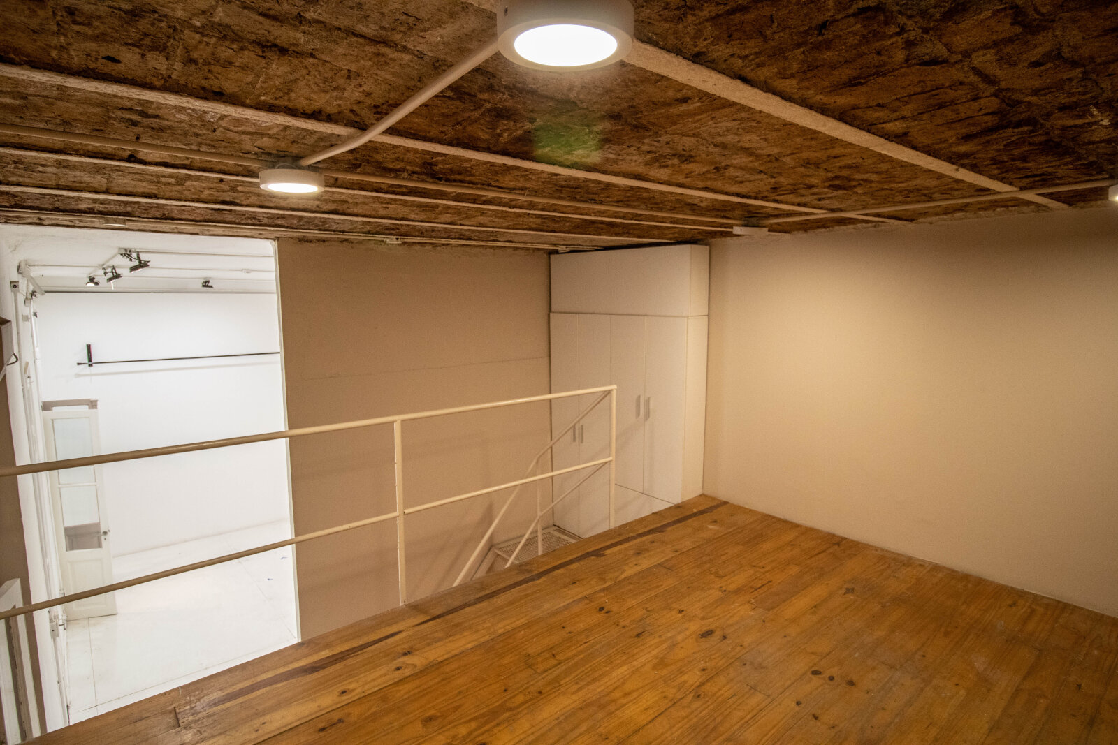 Casa 5 Ambientes en Alquiler - Patio, terraza y garage - 254m² - Unicamente destino COMERCIAL - Palermo - 11