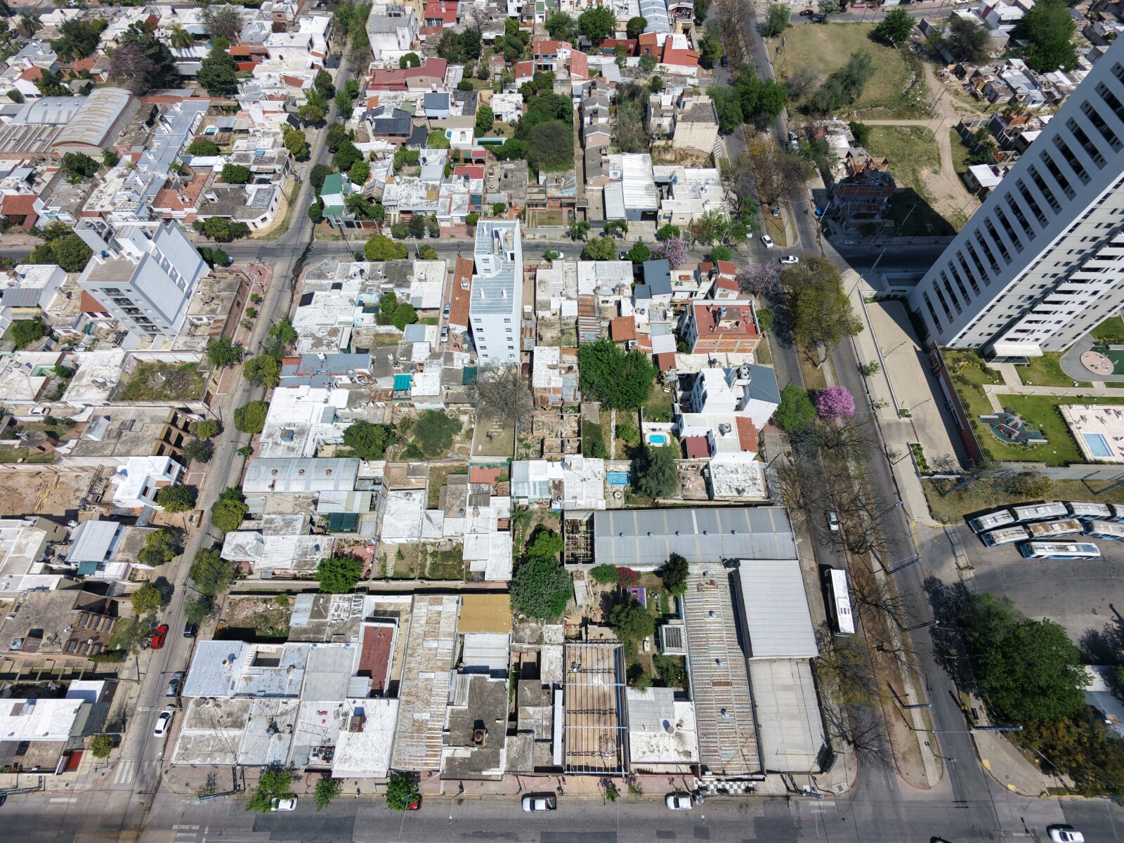LOTE 228M2 APTO EDIFICIO SOBRE AV COLON - Imagen 12