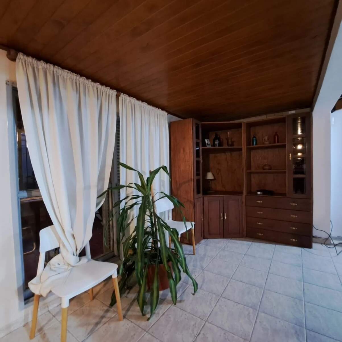003-Casa con patio, pileta y quincho en Barrio San Pablo, Moron 3132 - Imagen 2