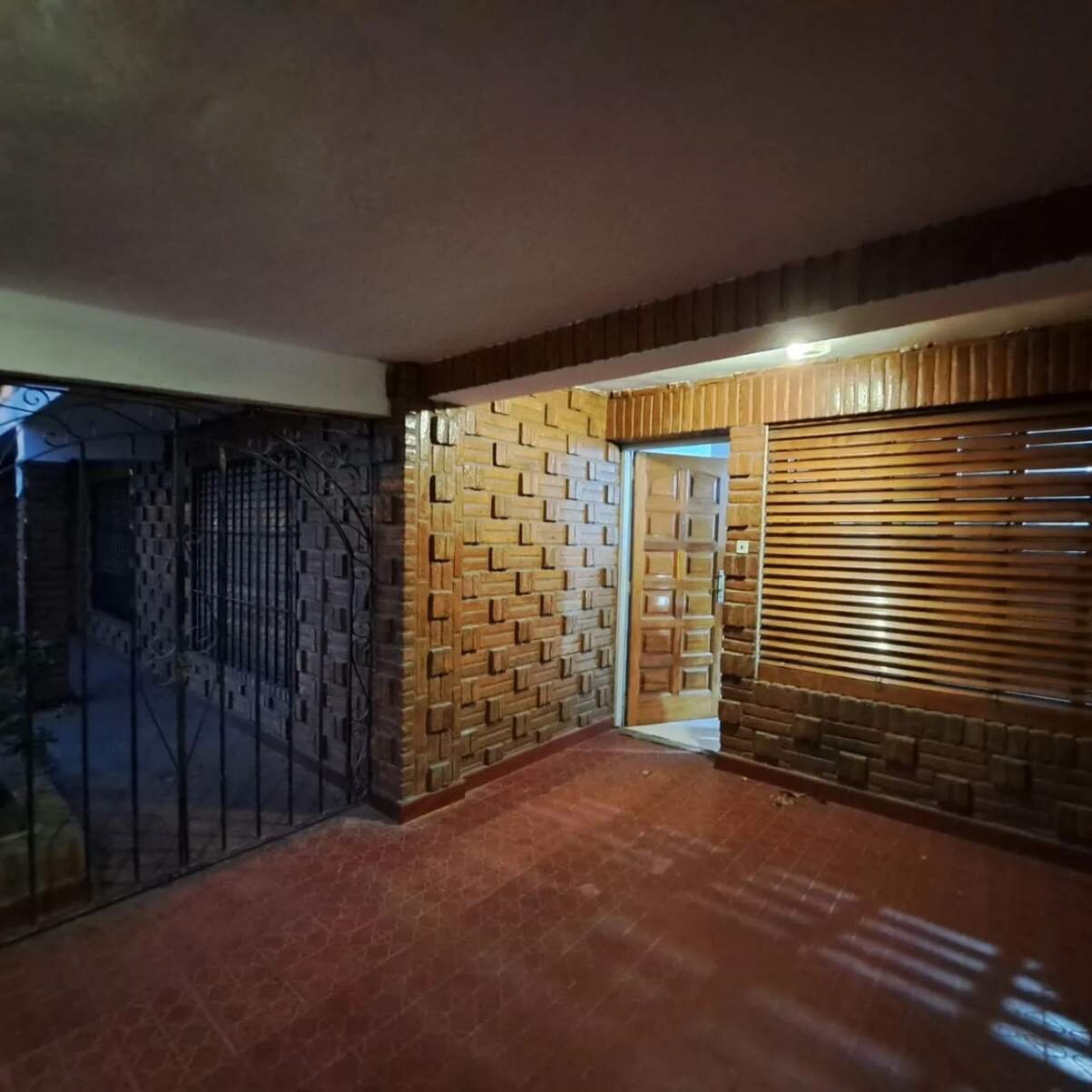 003-Casa con patio, pileta y quincho en Barrio San Pablo, Moron 3132