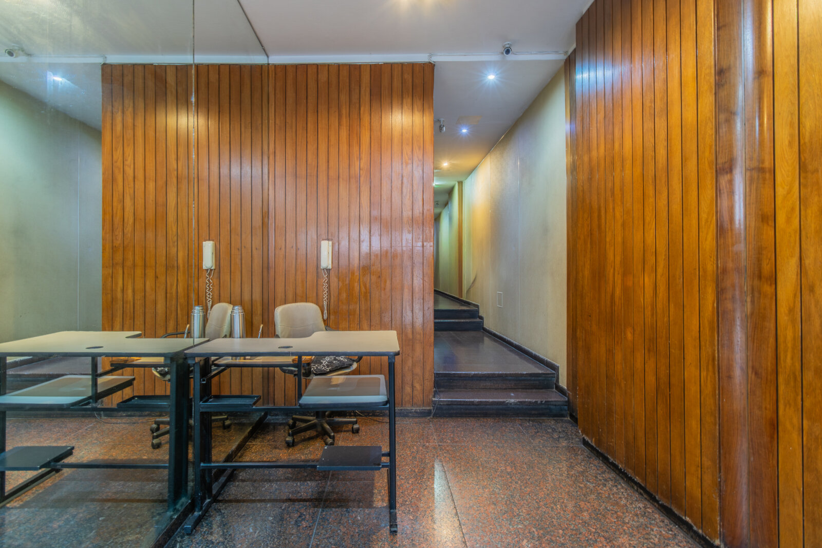 VENTA. DEPARTAMENTO 2 AMBIENTES. CON PATIO. RETIRO - 25