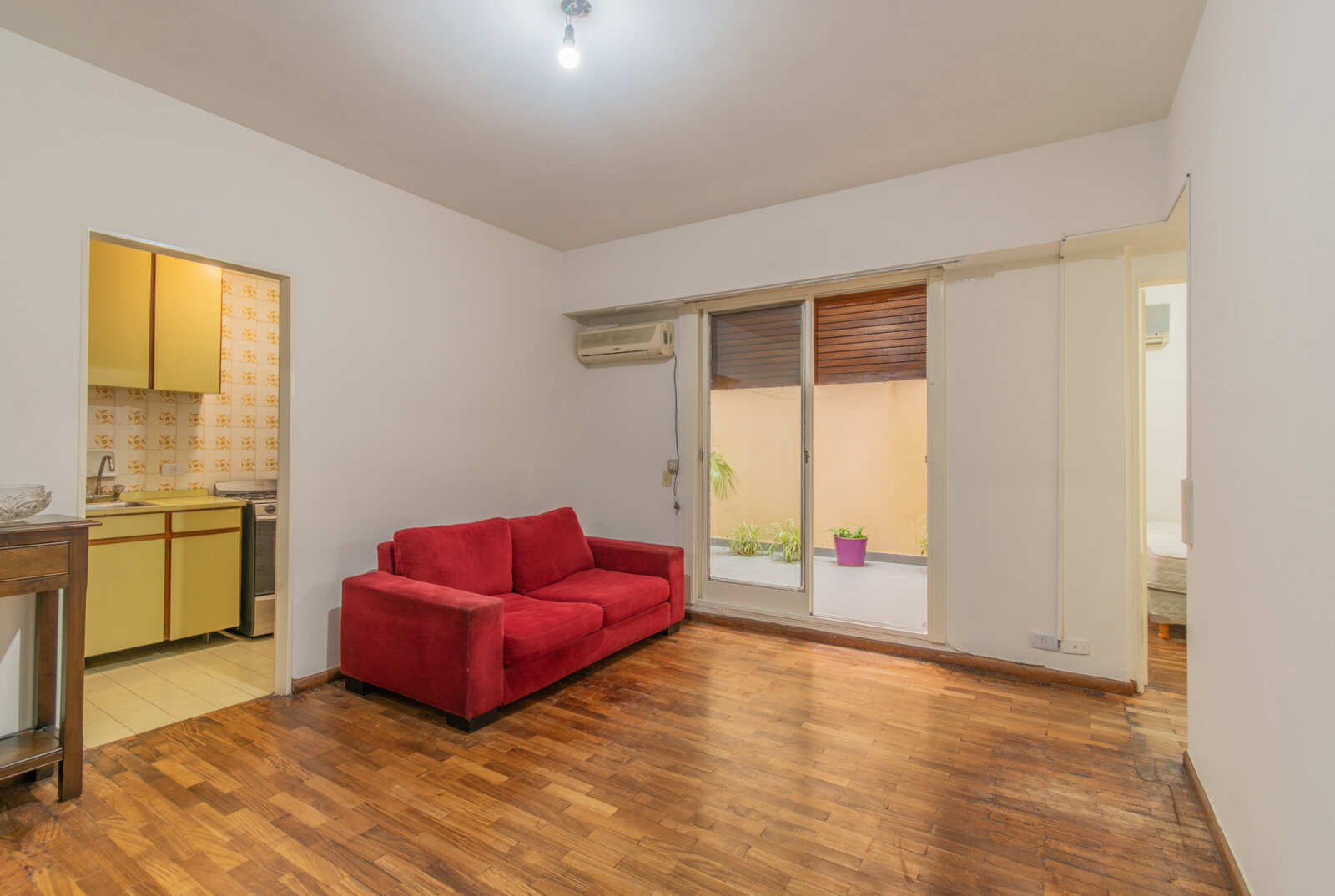 VENTA. DEPARTAMENTO 2 AMBIENTES. CON PATIO. RETIRO - 3