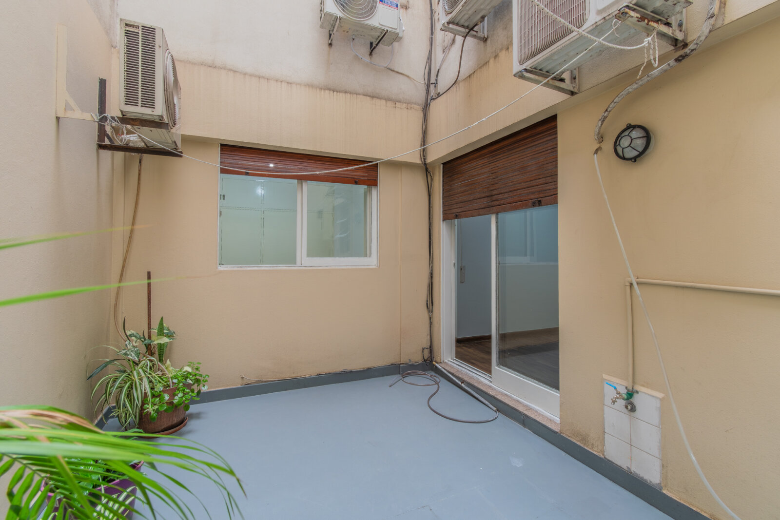 VENTA. DEPARTAMENTO 2 AMBIENTES. CON PATIO. RETIRO - 10