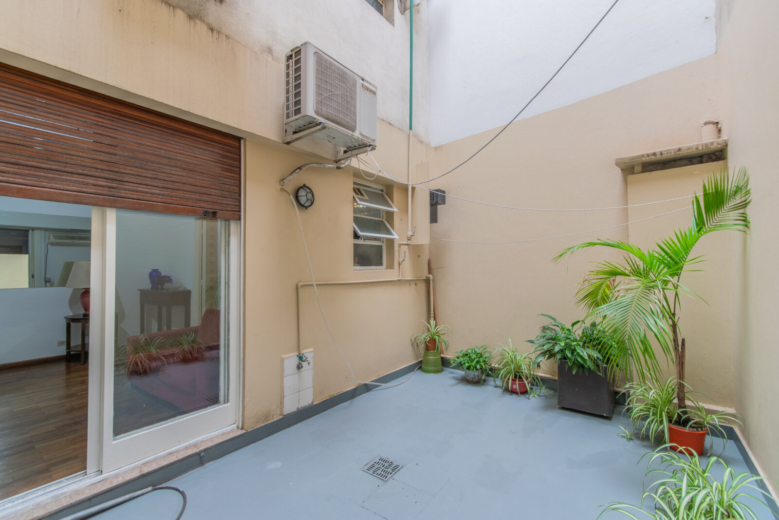 VENTA. DEPARTAMENTO 2 AMBIENTES. CON PATIO. RETIRO - 4