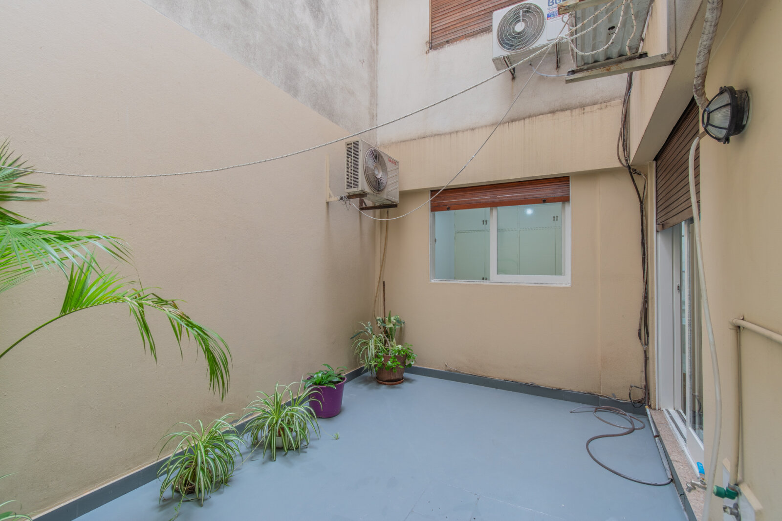 VENTA. DEPARTAMENTO 2 AMBIENTES. CON PATIO. RETIRO - 11