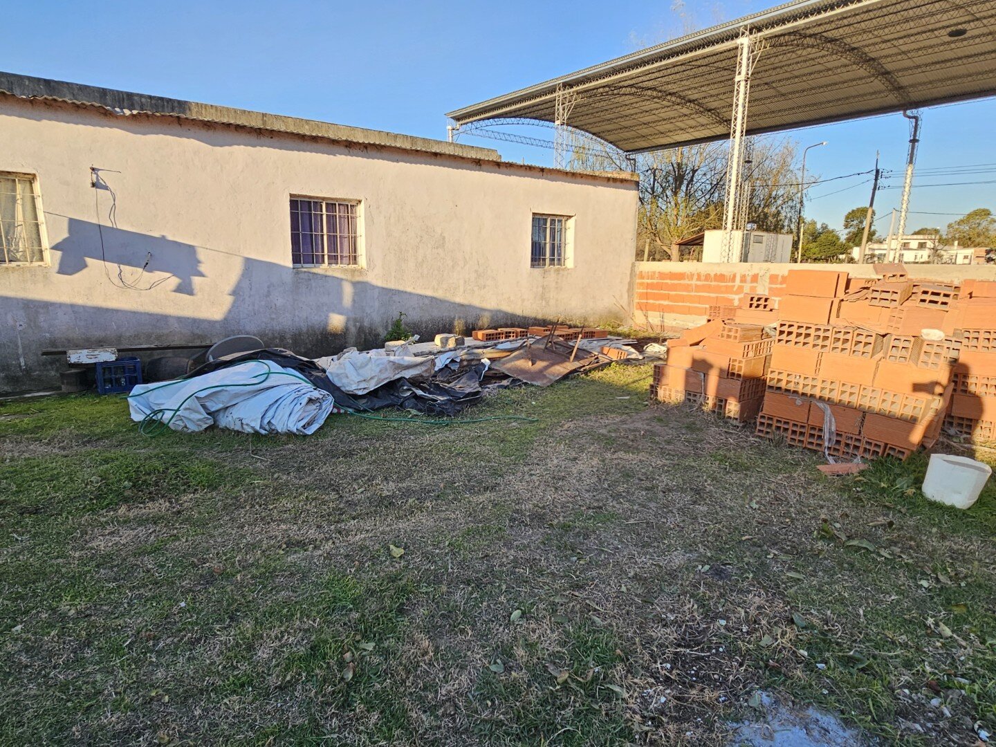 VENTA | Casa de 3 dormitorios sobre amplio terreno! Coronel Pringles, entre Liniers y Boulevard Brown - 22