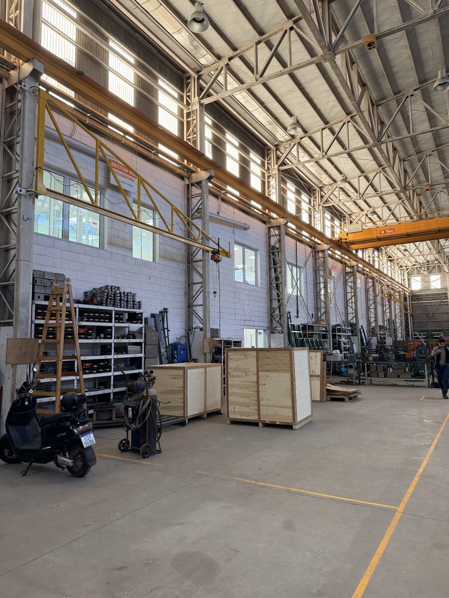Área Industrial Correa - Nave Industrial con oficinas 2700 m2 - 23