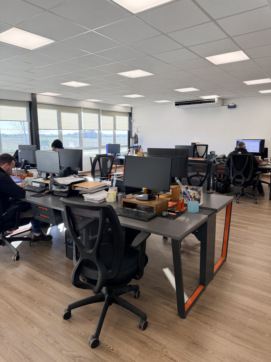 Área Industrial Correa - Nave Industrial con oficinas 2700 m2 - 4