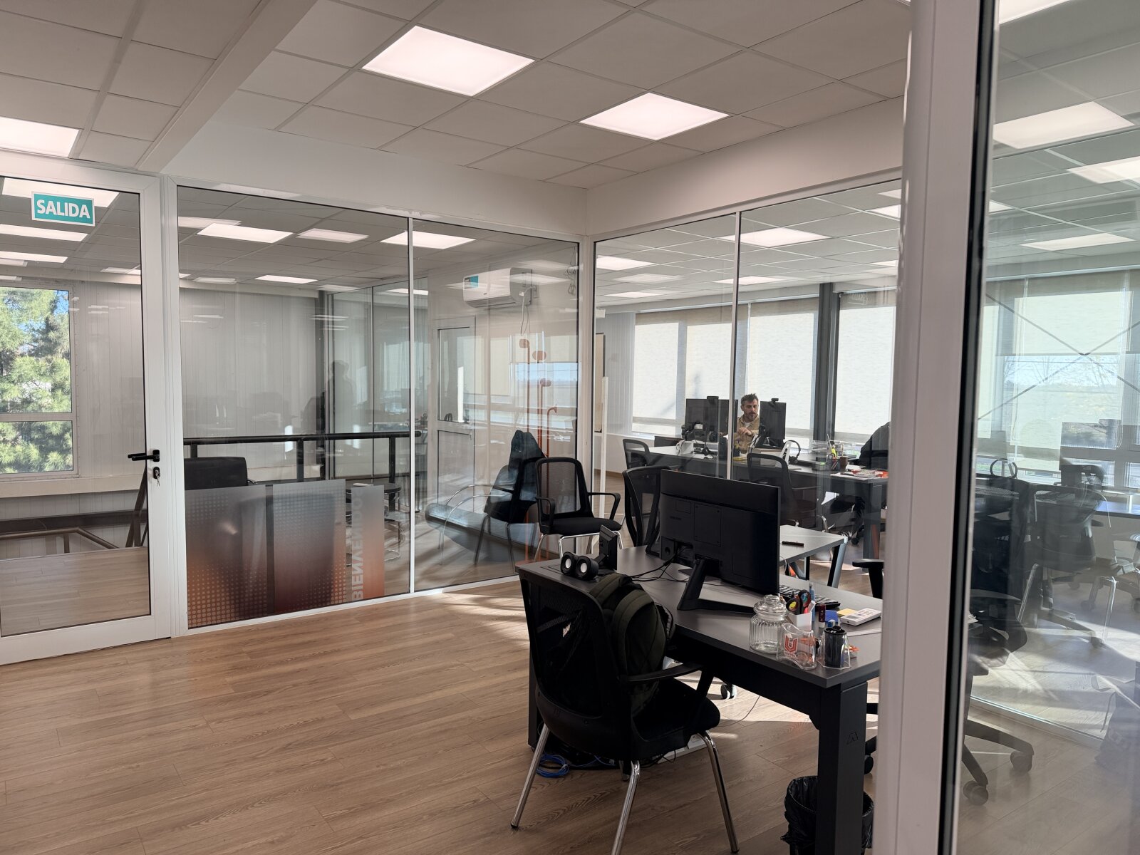 Área Industrial Correa - Nave Industrial con oficinas 2700 m2 - 3