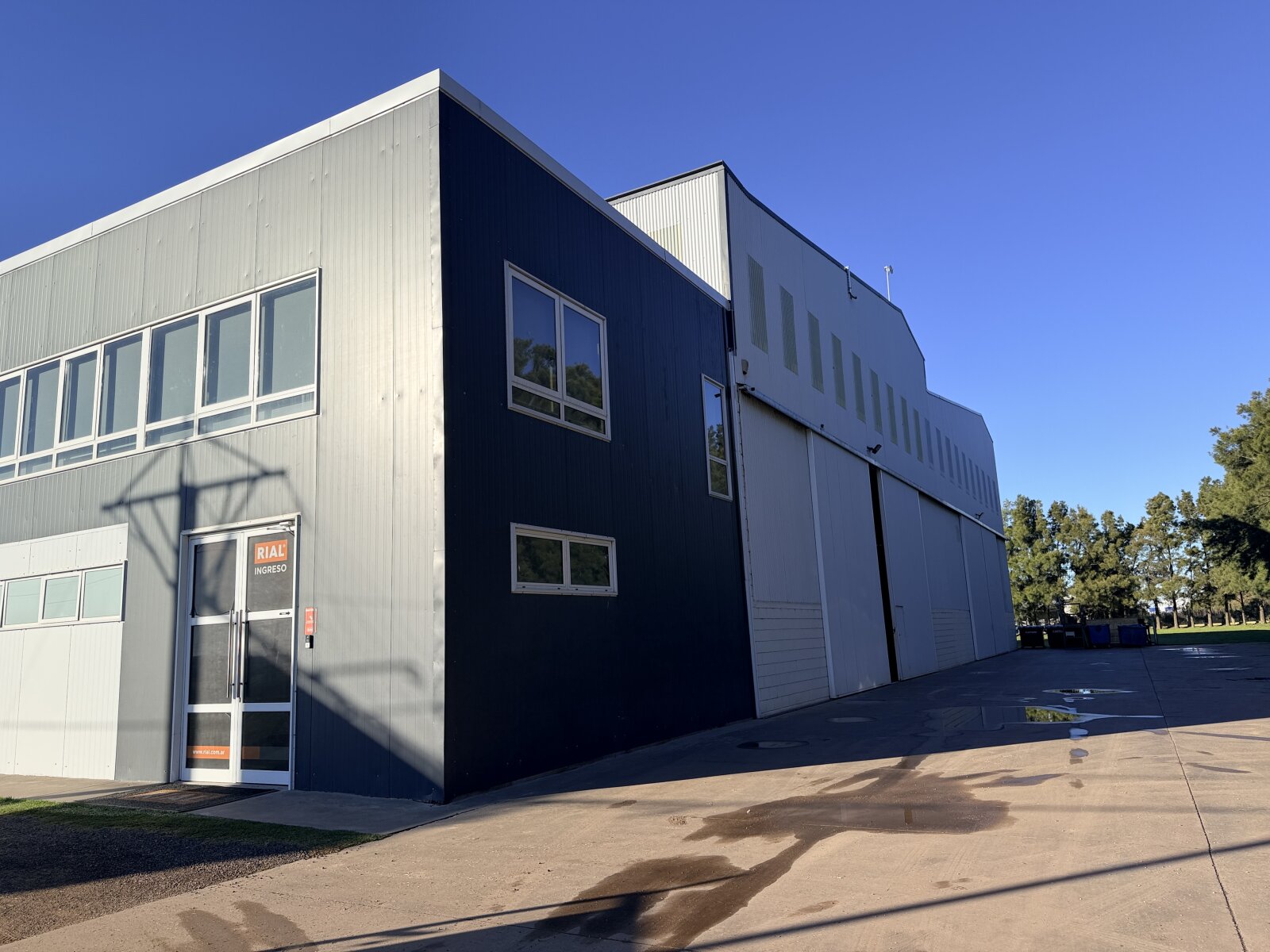 Área Industrial Correa - Nave Industrial con oficinas 2700 m2 - 2
