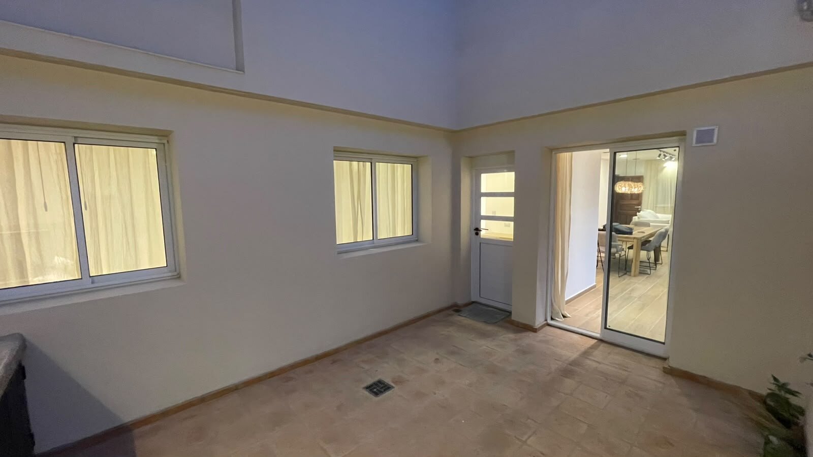 Departamento 2 Dormitorios Apto Crédito | Patio con Asador | Cochera | Centro de Córdoba | Reciclado a Nuevo - 9