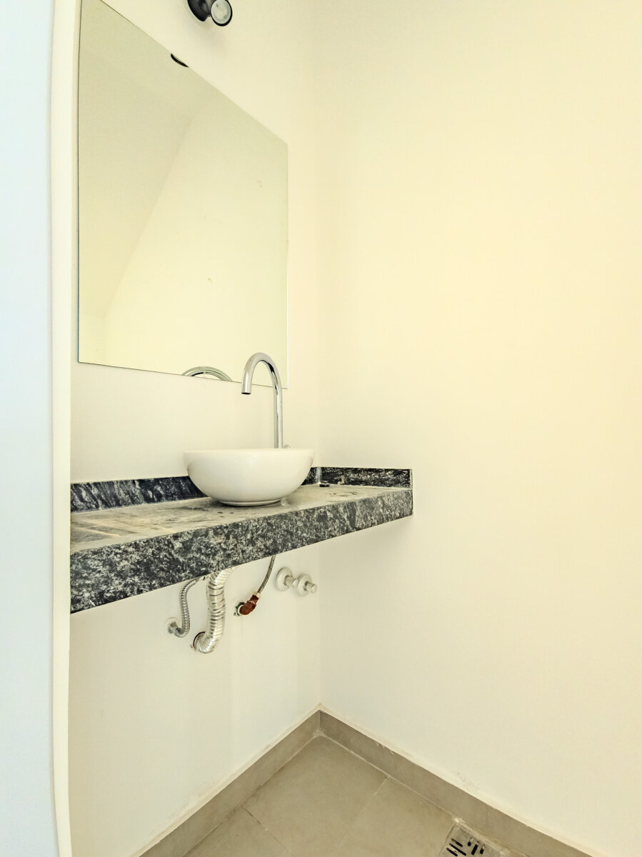 Duplex A Estrenar de 2 dormitorios con cochera y galería con asador. Mza 41 Lote 20. Docta Boulevard — foto 8