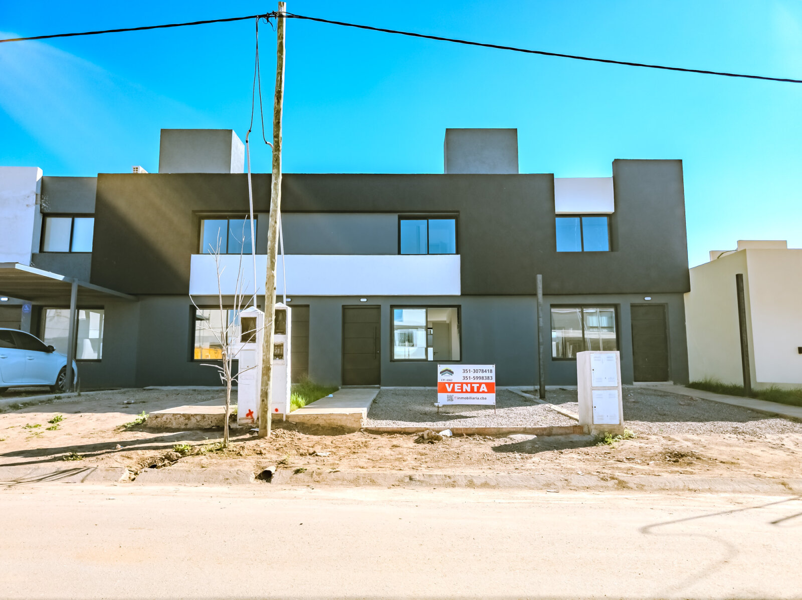 Duplex A Estrenar de 2 dormitorios con cochera y galería con asador. Mza 41 Lote 20. Docta Boulevard — foto 2