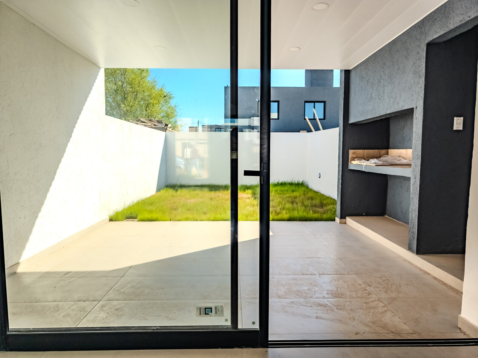 Duplex A Estrenar de 2 dormitorios con cochera y galería con asador. Mza 41 Lote 20. Docta Boulevard — foto 10