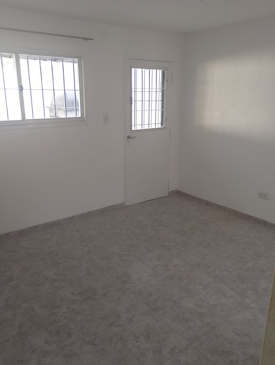 COLINAS DE V. SARSFIELD - RECICLADA-3 DOR -PATIO Y GGE - Imagen 5