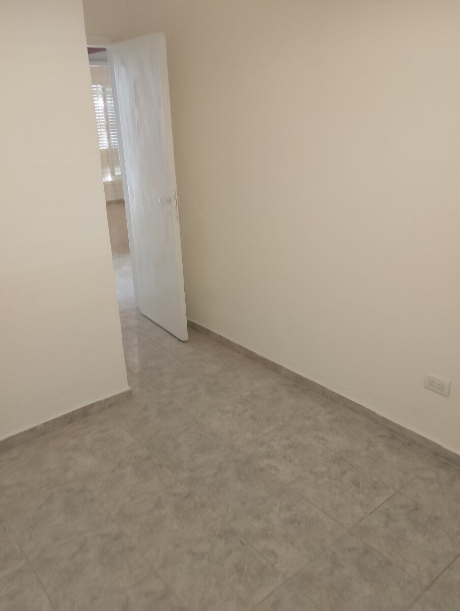 COLINAS DE V. SARSFIELD - RECICLADA-3 DOR -PATIO Y GGE - Imagen 9