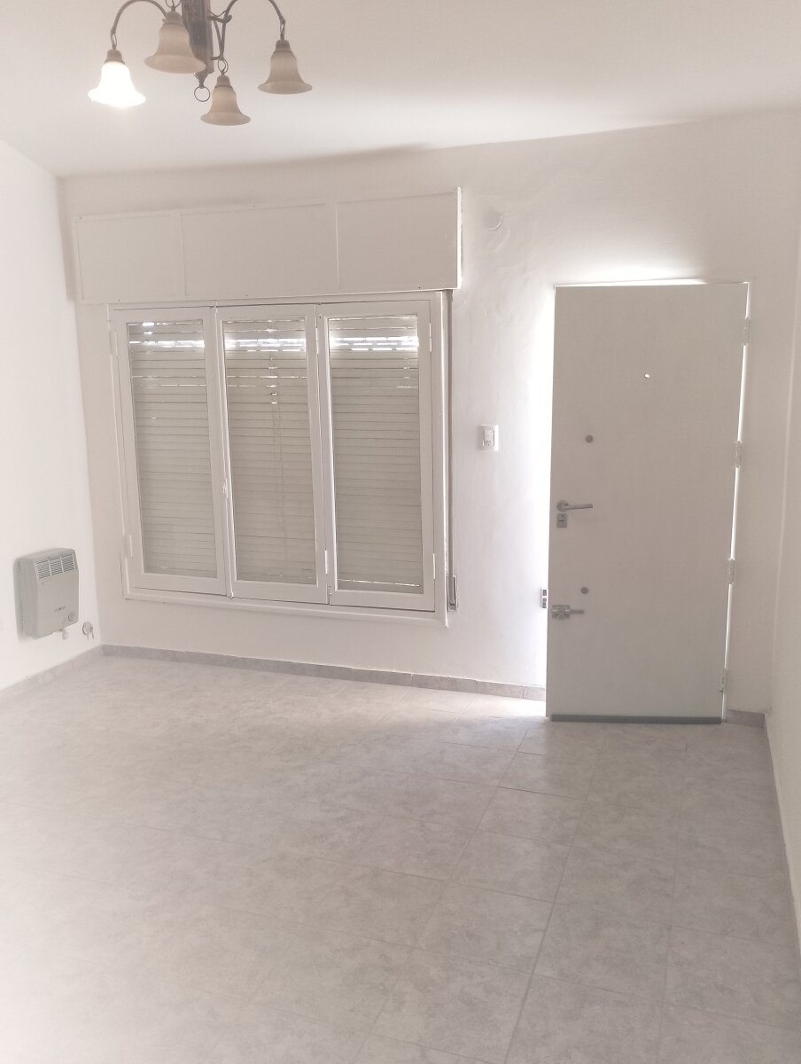 COLINAS DE V. SARSFIELD - RECICLADA-3 DOR -PATIO Y GGE - Imagen 4