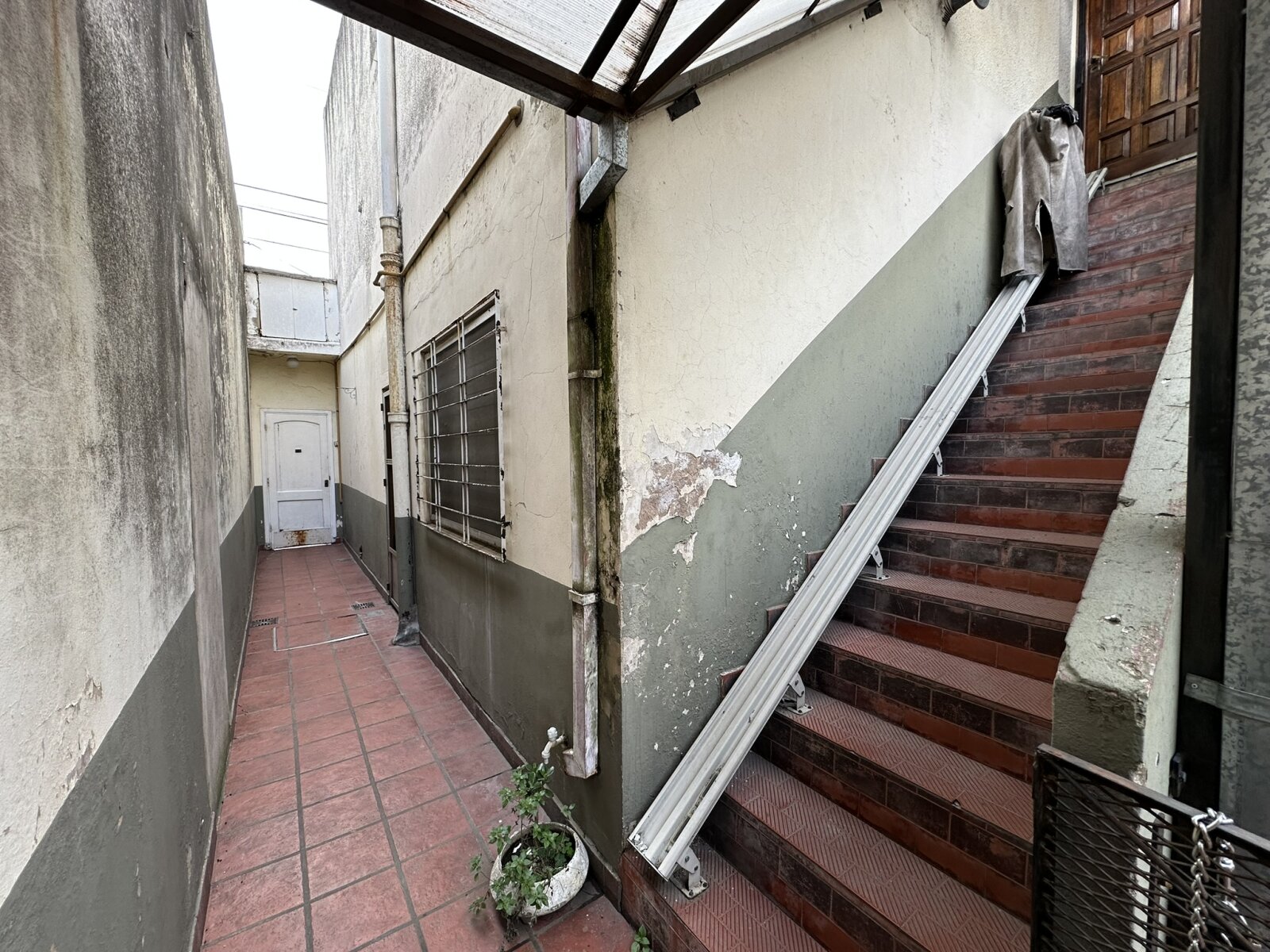 CASA Y DEPARTAMENTO - 18