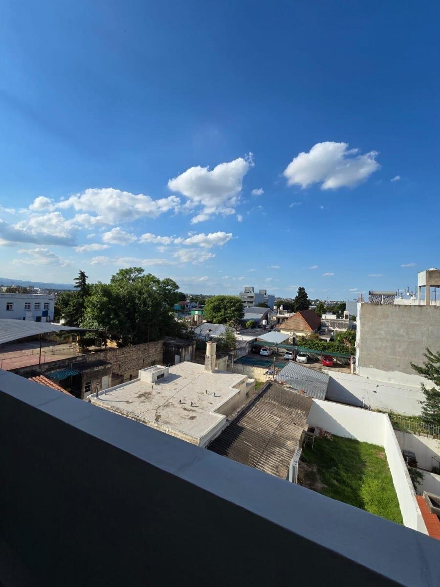Departamento Dúplex de 2 Dormitorios | Doble Altura | Balcón con Asador | Alto Alberdi | USD 105.000 - 6