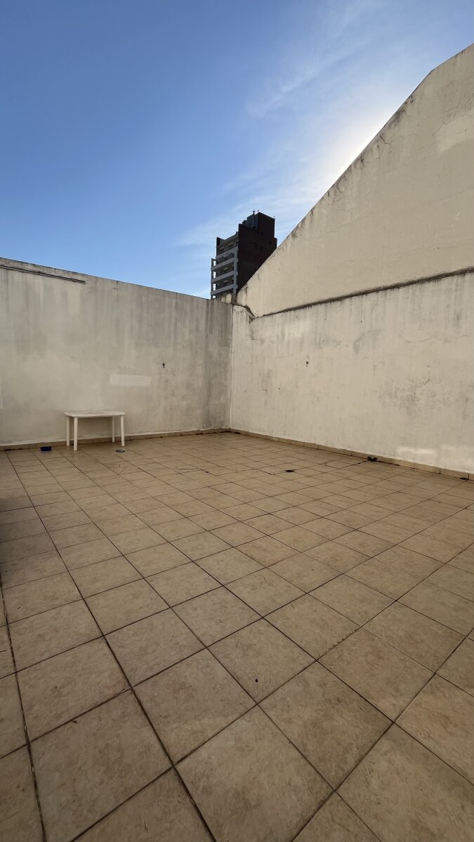 Departamento 1 dormitorio con patio en venta, arroyito — foto 8