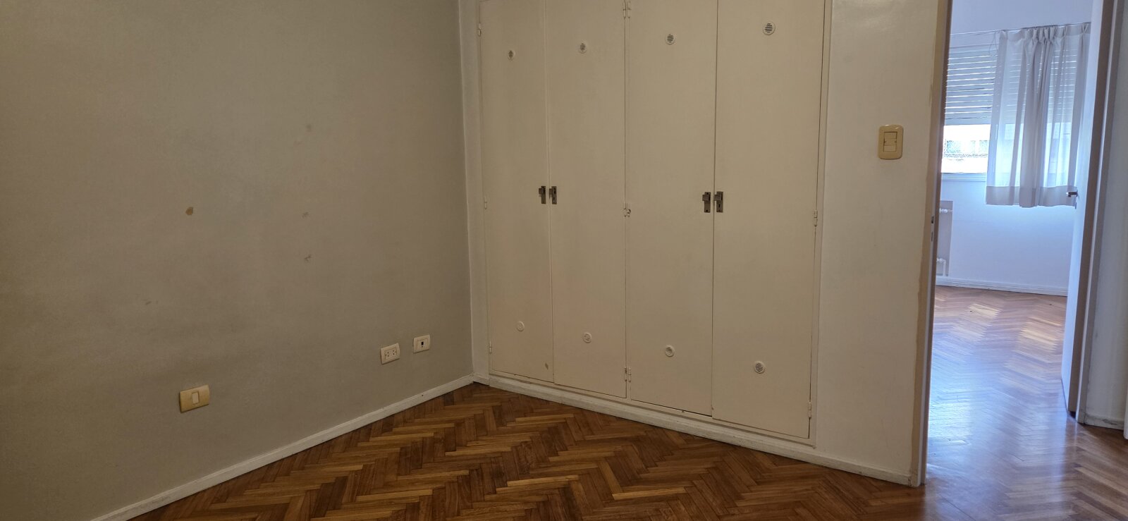 IMPORTANTE DEPTO. 3 AMBIENTES CON DEPENDENCIAS COCINA COMEDOR DIARIO DOBLE ENTRADA - 25