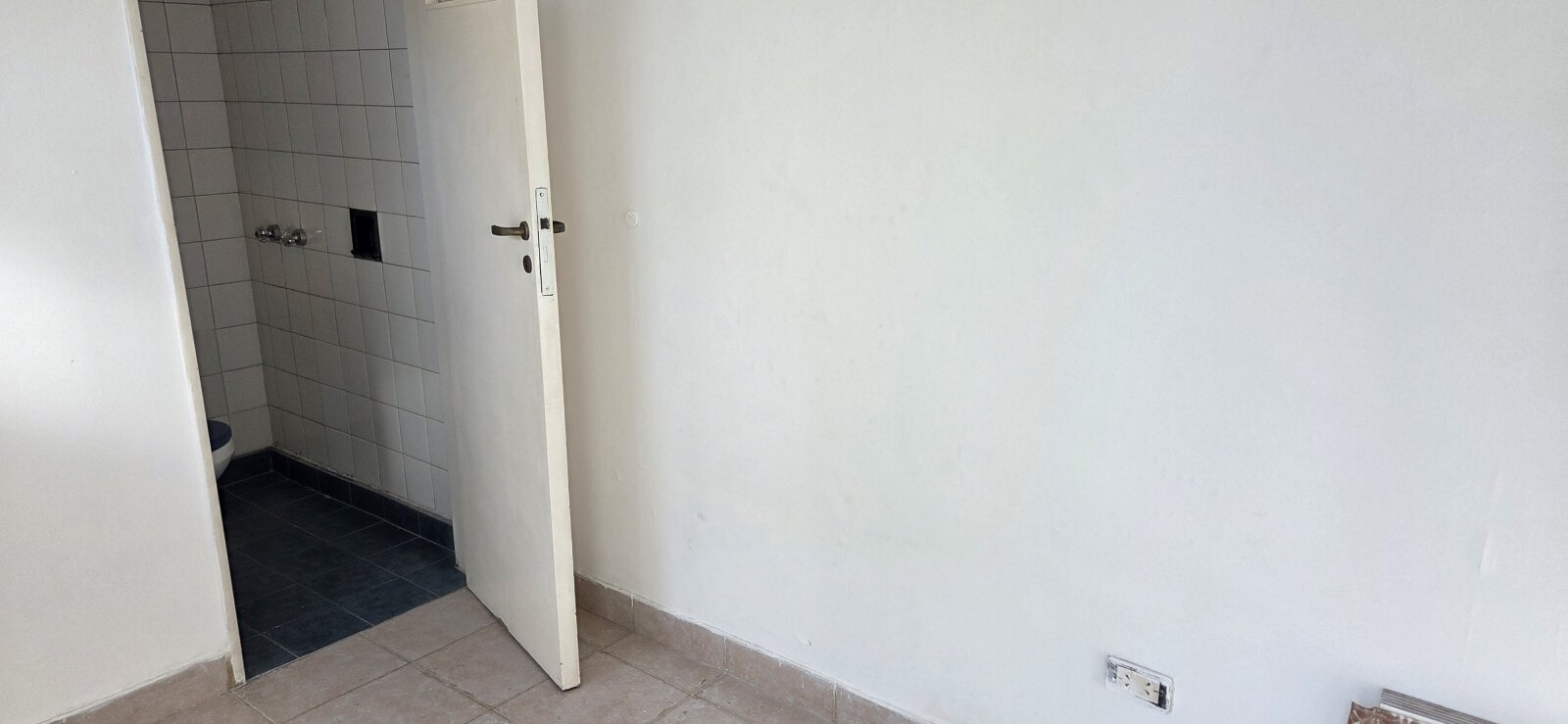 IMPORTANTE DEPTO. 3 AMBIENTES CON DEPENDENCIAS COCINA COMEDOR DIARIO DOBLE ENTRADA - 20